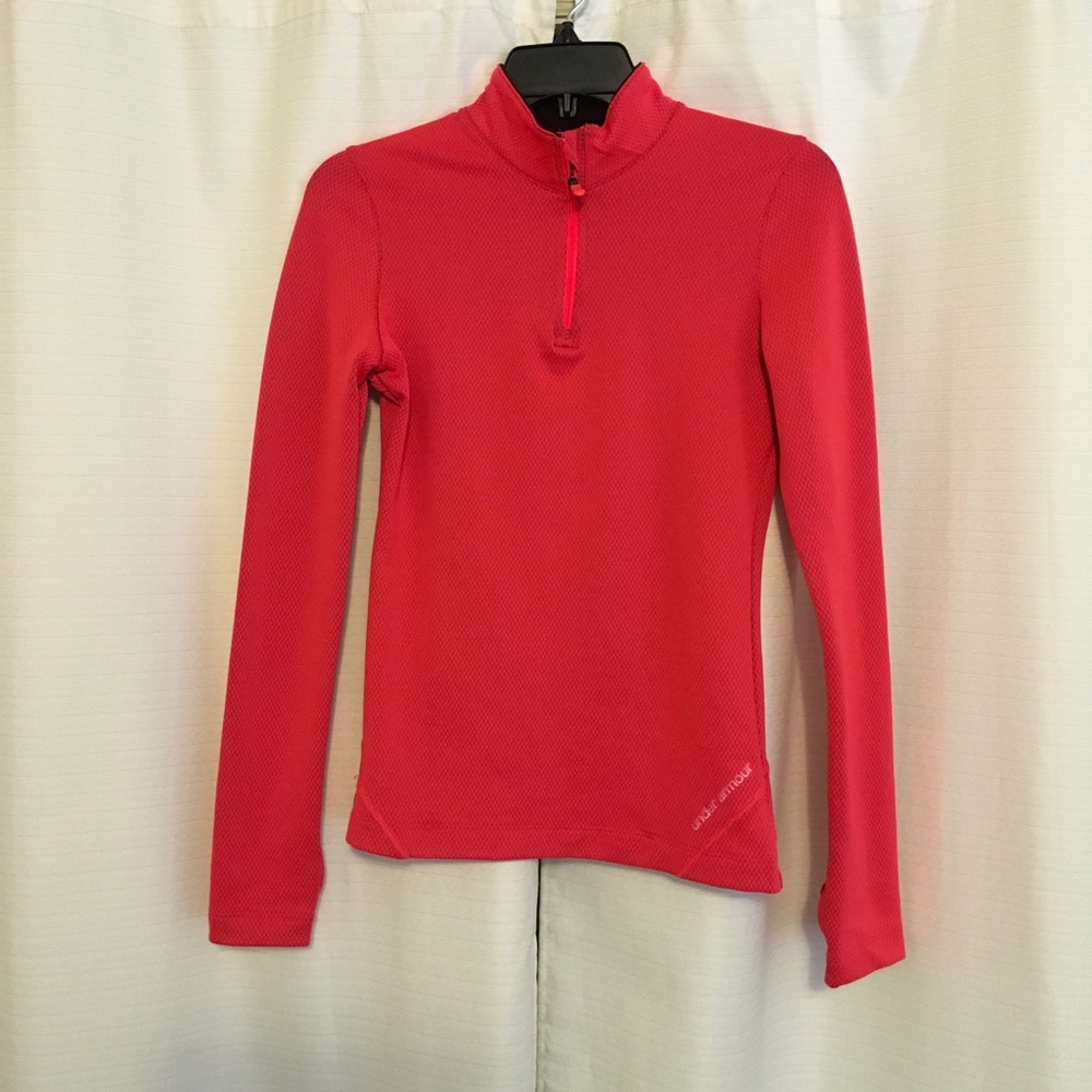 👍4/$30 Women’s Under Armour pullover workout jacket